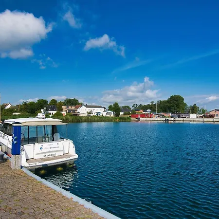 Apartamento Ferienhaushaelfte 